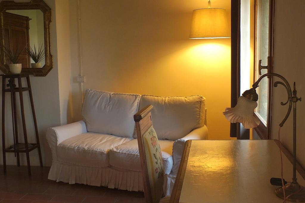 Corte Di Maggio B&B Country House Imola Habitación foto